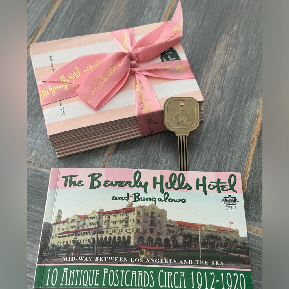 Vintage- The Beverly HIls Hotel and Bungalows Souvenir